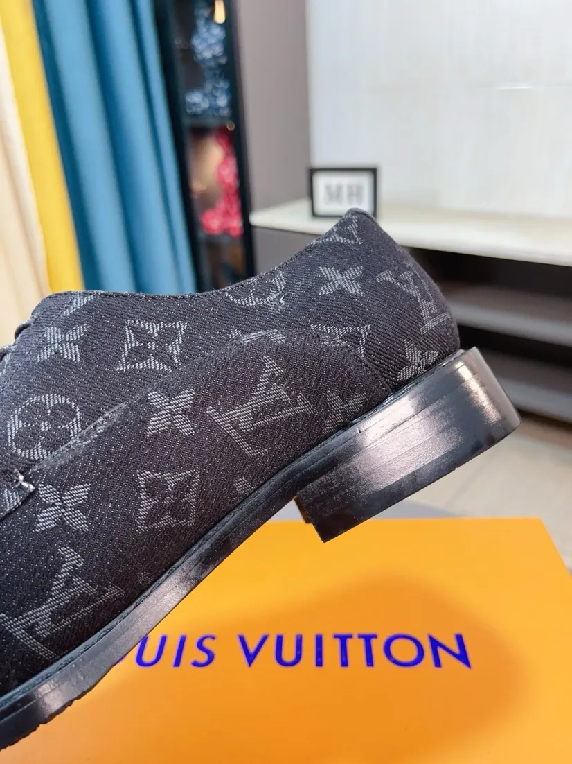 Ex-factory price 720🌹🌹High version [LV] Louis Vuitton's popular casual leather shoes🎖Fashionable and elegant🎖🎖Material: Original imported open-edge beaded cowhide, washed cowhide leather lining, original open-molded rubber outsole, high-end and classy, ​​elegant quality, instantly transforming into a handsome man ❤❤Standard\nNumber: 38-44